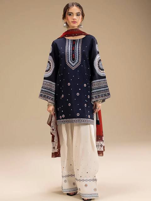 Elegant Navy Blue Embroidered 3-Piece dhanak Suit – Premium winter Wear unstitched